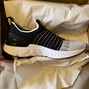 Nike React Phantom Run Flyknit 2 Women’s Running